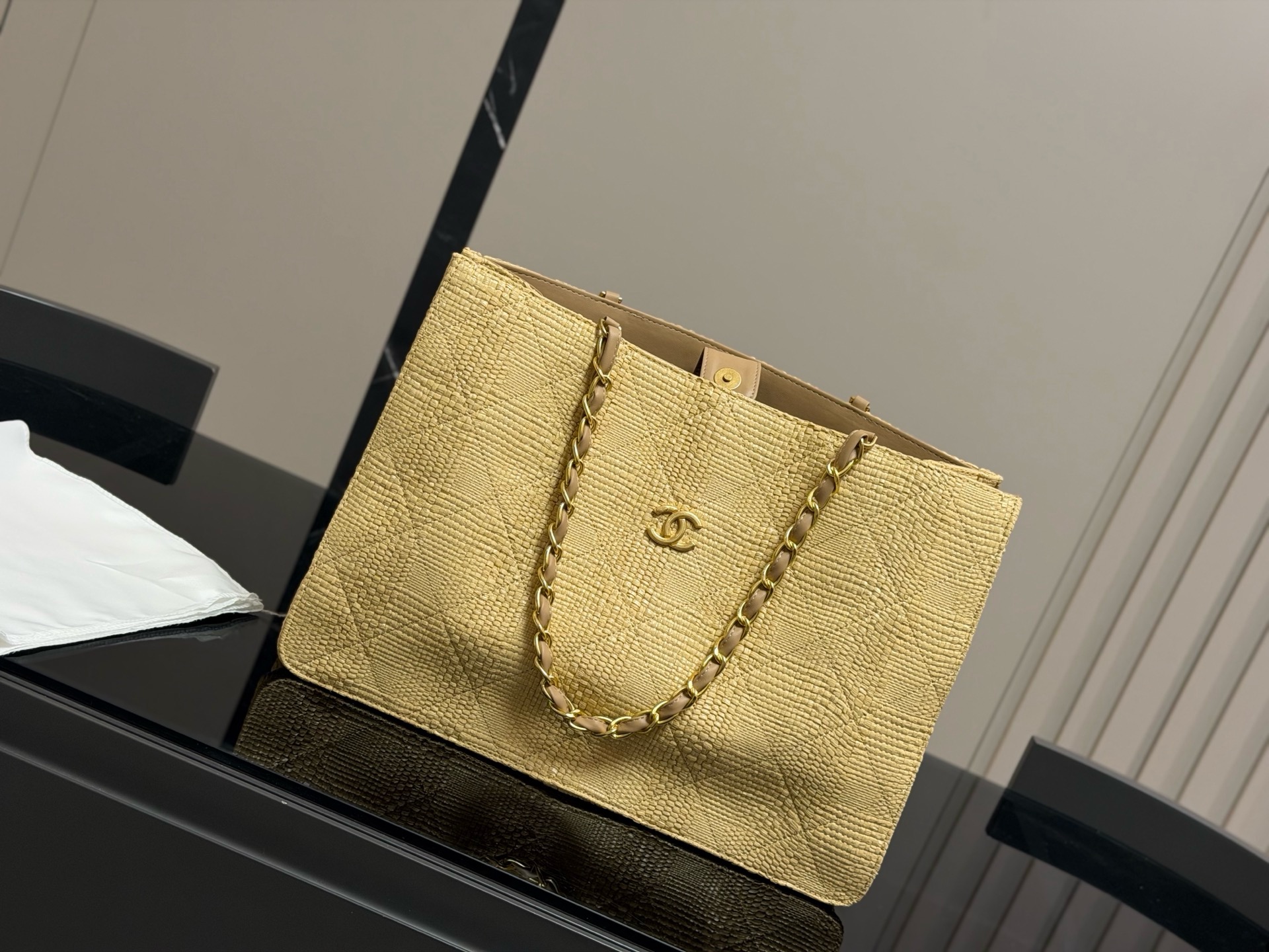 Stylish Fashion Carry CN Handbag CC265131 Stylish Fashion Carry CN Handbag CC265131