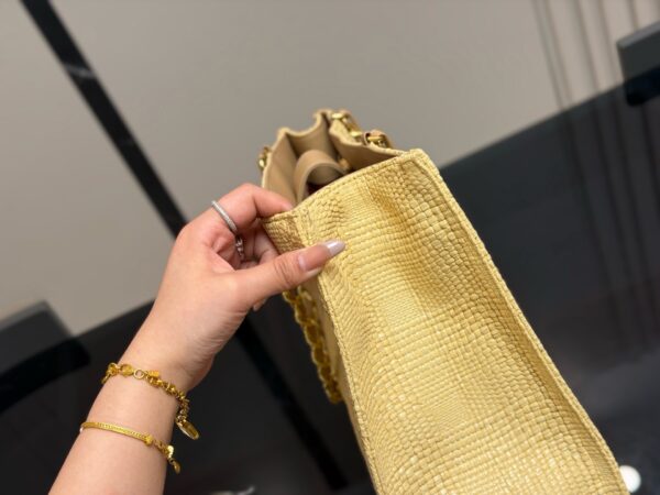 Stylish Fashion Carry CN Handbag CC265131