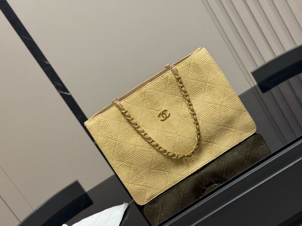 Stylish Fashion Carry CN Handbag CC265131