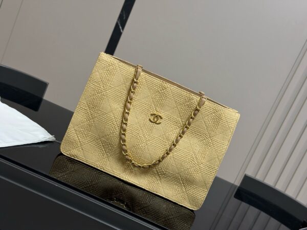 Stylish Fashion Carry CN Handbag CC265131