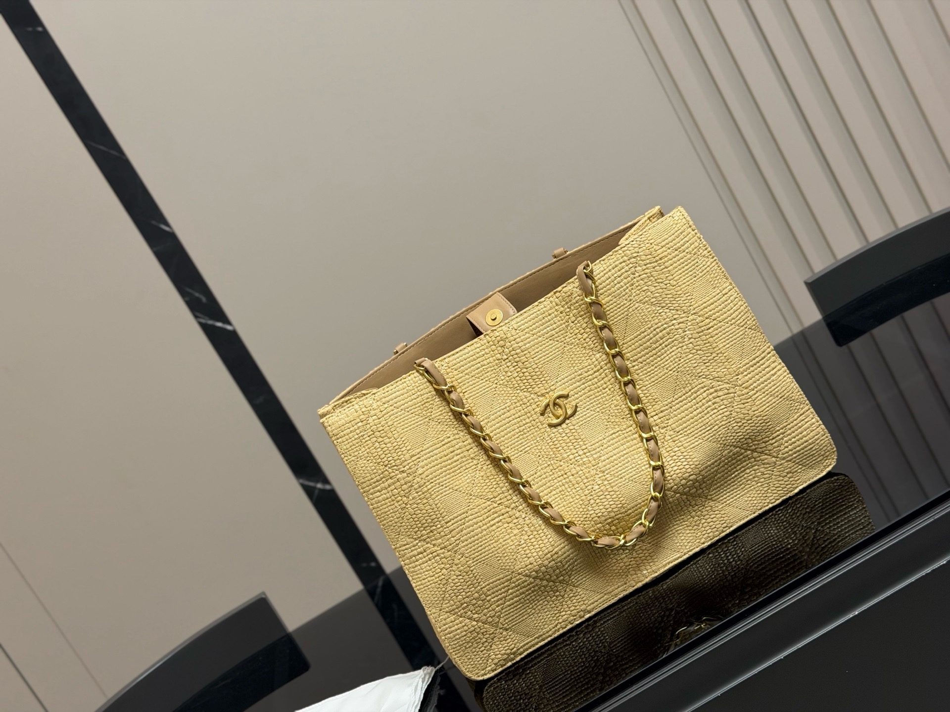 Stylish Fashion Carry CN Handbag CC265131 Stylish Fashion Carry CN Handbag CC265131