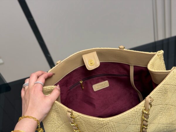 Stylish Fashion Carry CN Handbag CC265131