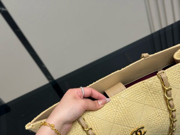 Stylish Fashion Carry CN Handbag CC265131