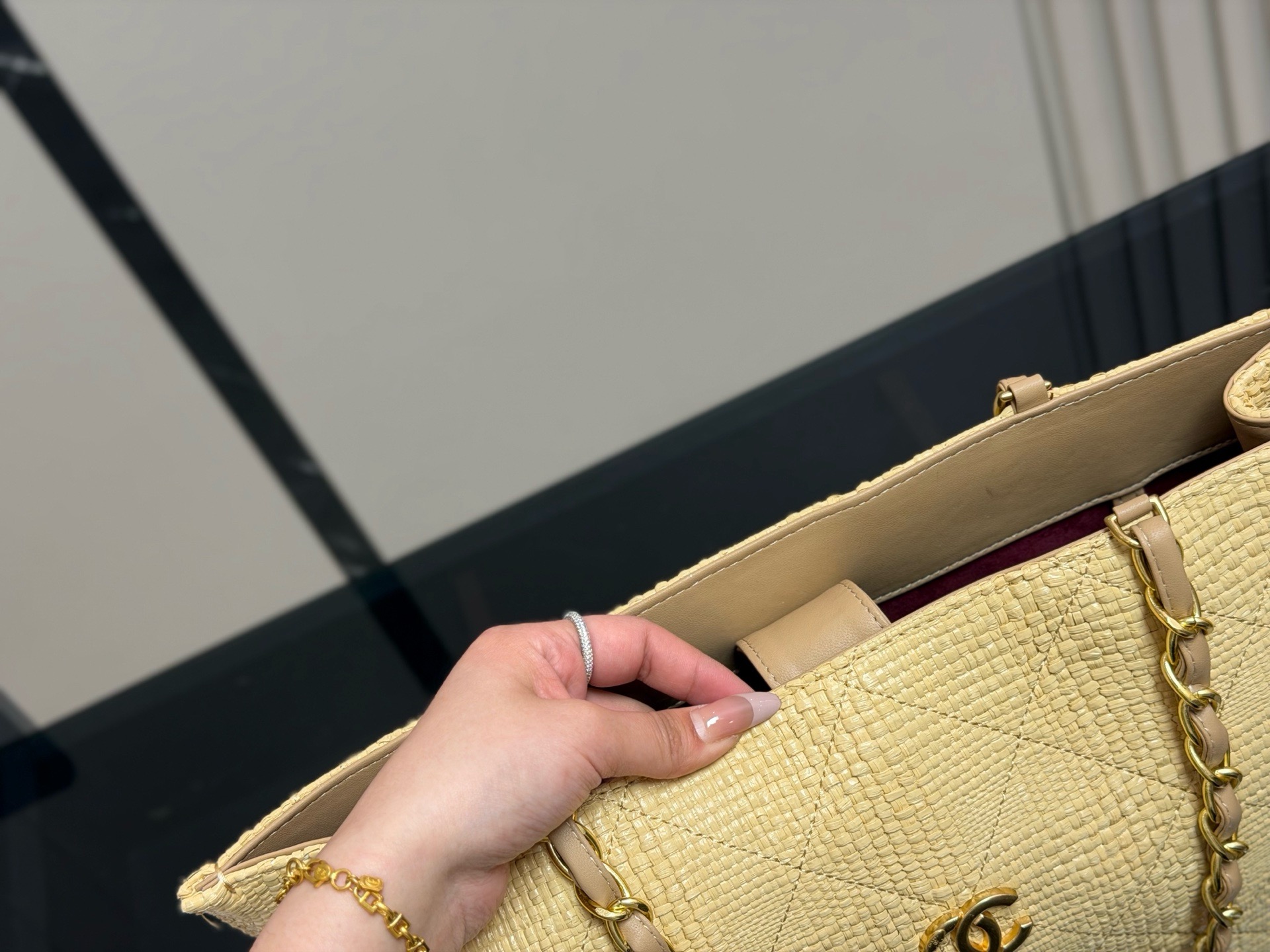 Stylish Fashion Carry CN Handbag CC265131 Stylish Fashion Carry CN Handbag CC265131