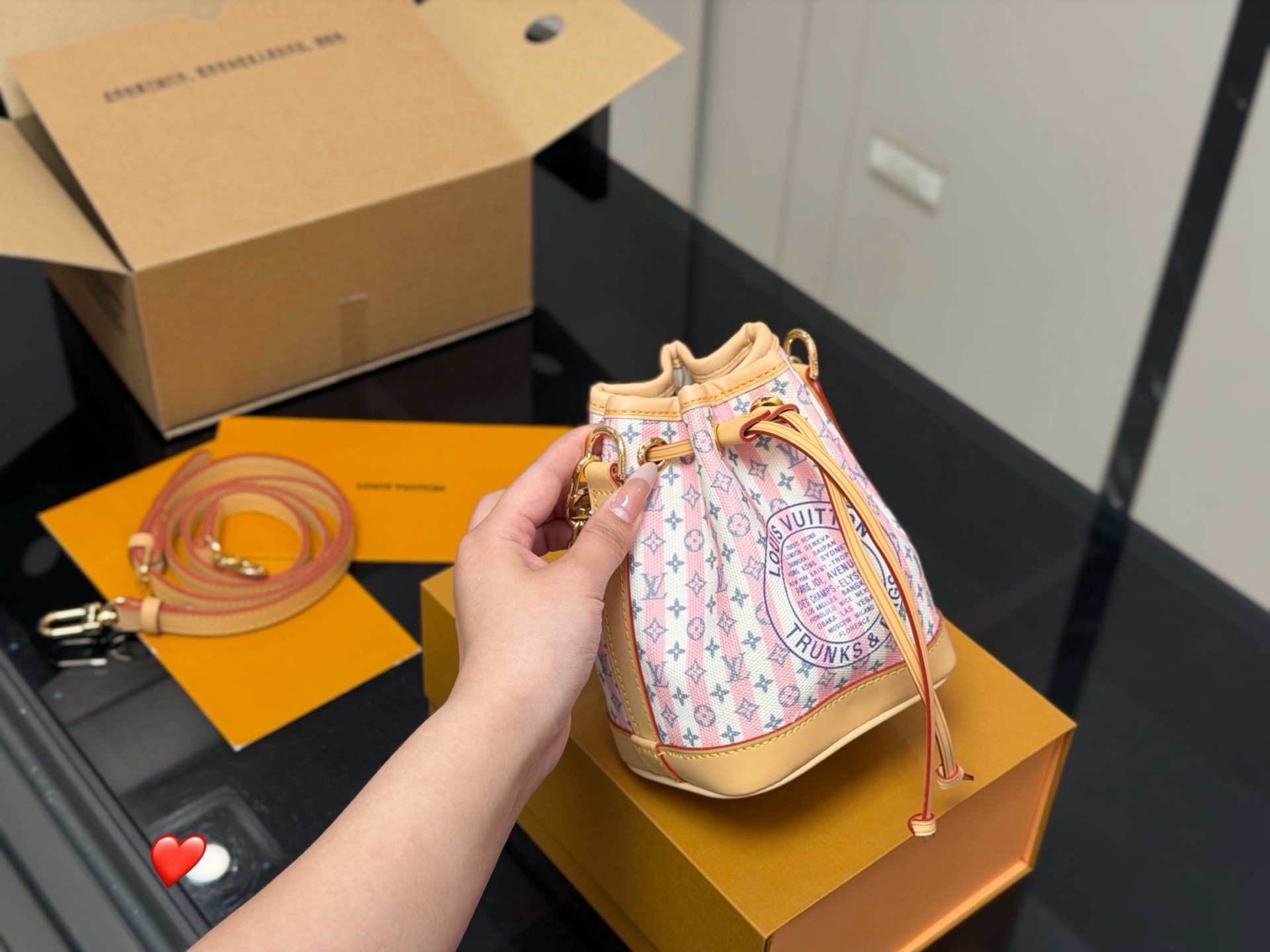 LV Resort Nano Noe LV265182 LV Resort Nano Noe LV265182