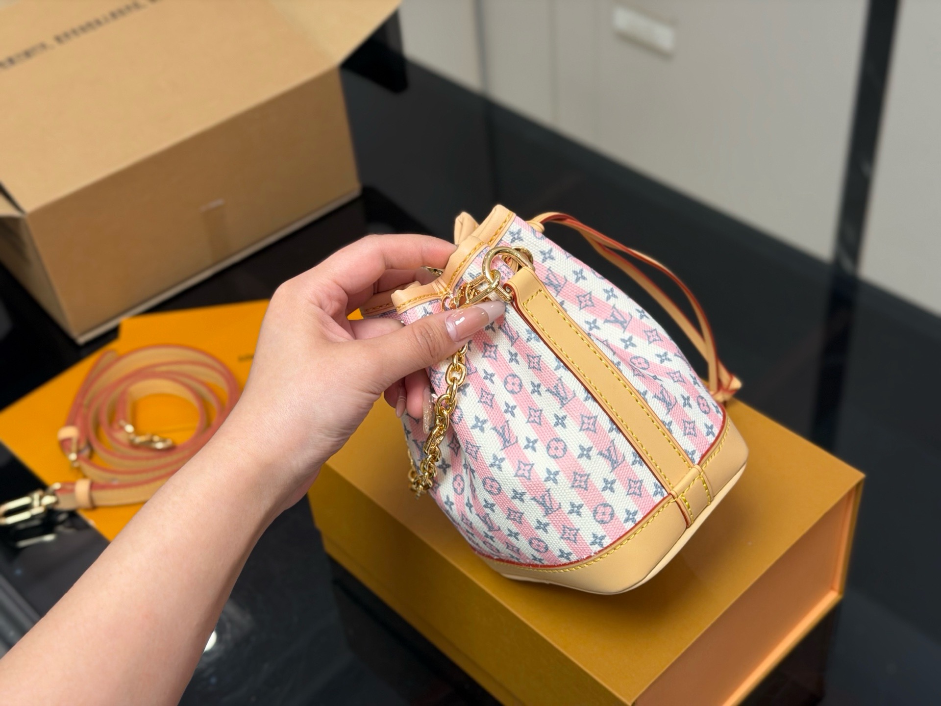 LV Resort Nano Noe LV265182 LV Resort Nano Noe LV265182