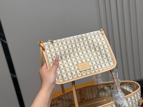 LV Resort Neverfull MM LV26518