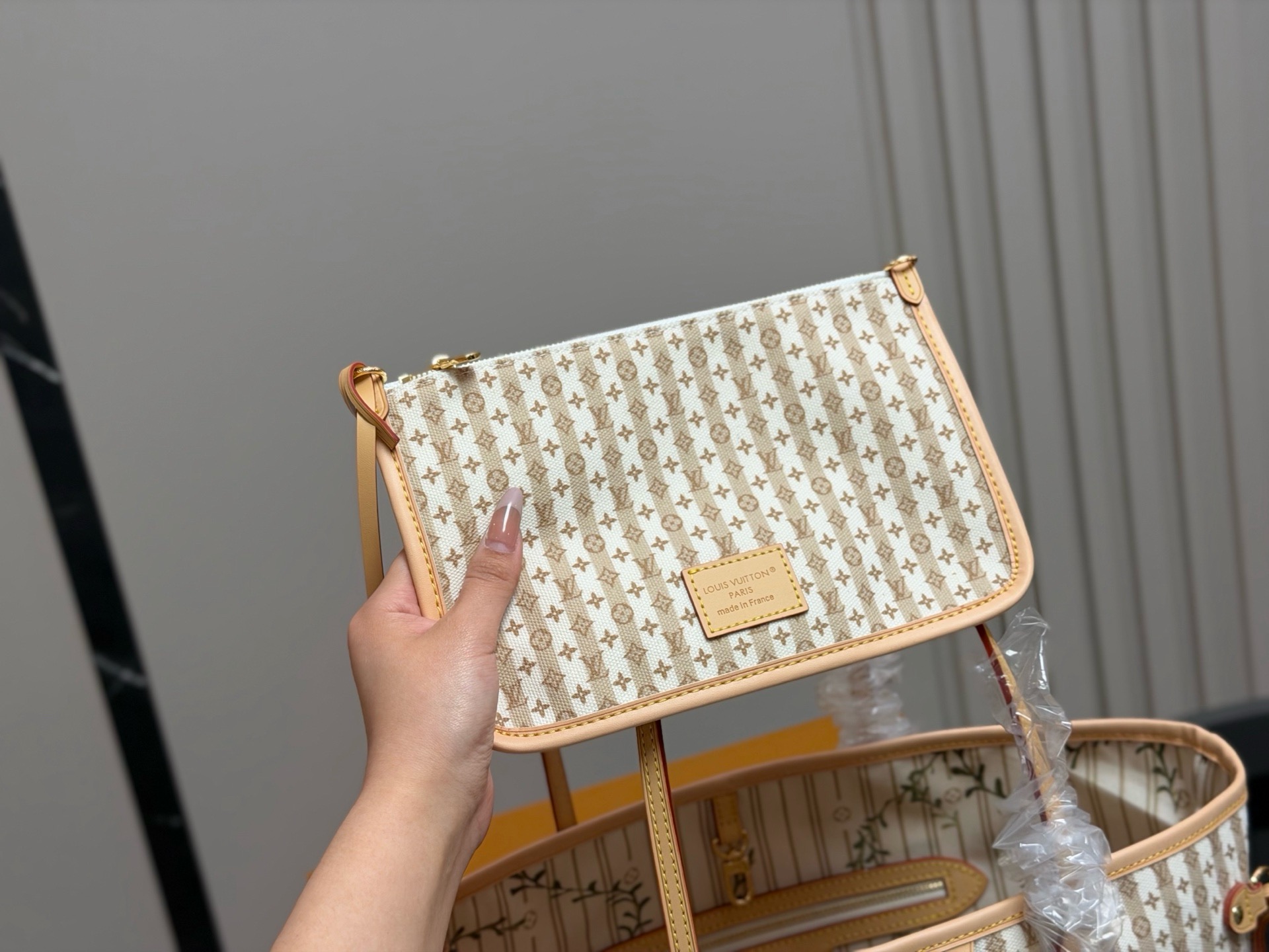 LV Resort Neverfull MM LV26518 LV Resort Neverfull MM LV26518