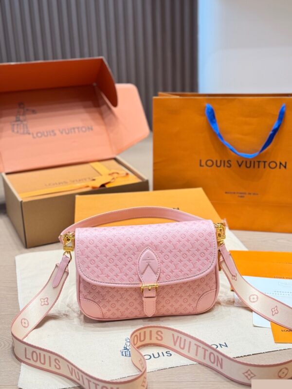 LV Resort Diane C2301500