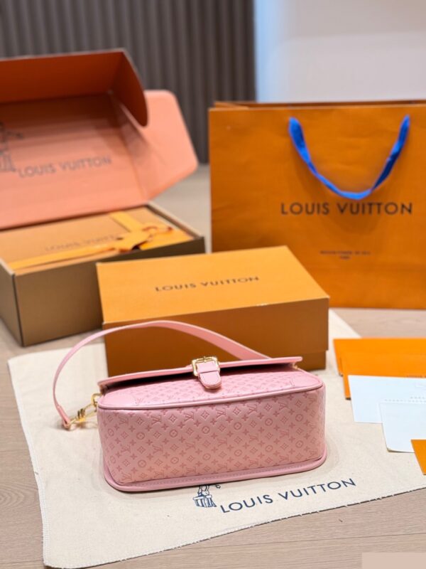 LV Resort Diane C2301500