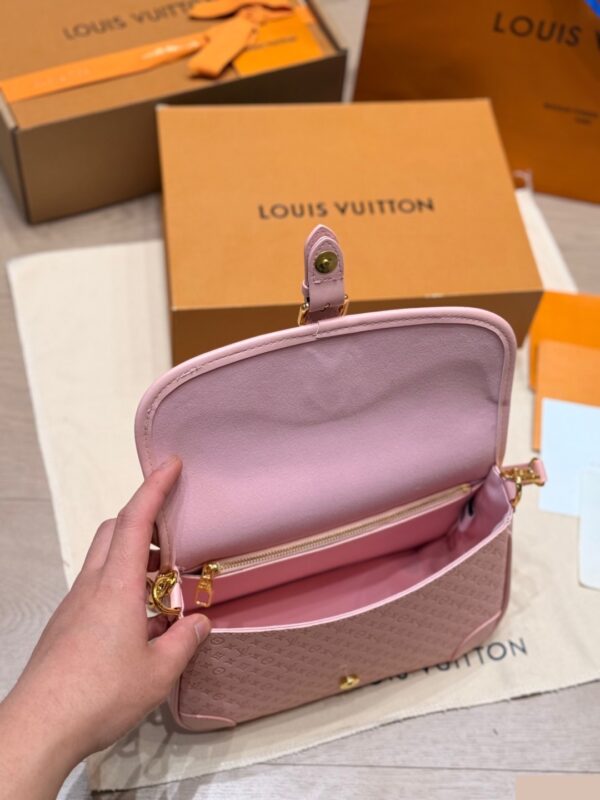 LV Resort Diane C2301500
