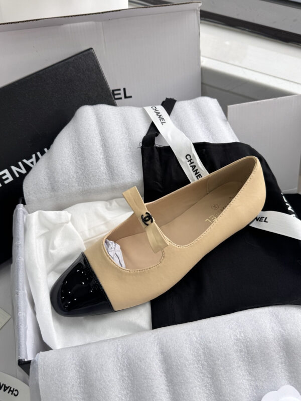 New Collection Fashion Shoes C3356