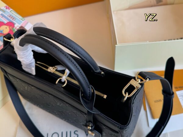 Stylish Fashion Carry LV Handbag LV265195 Stylish Fashion Carry LV Handbag LV265195