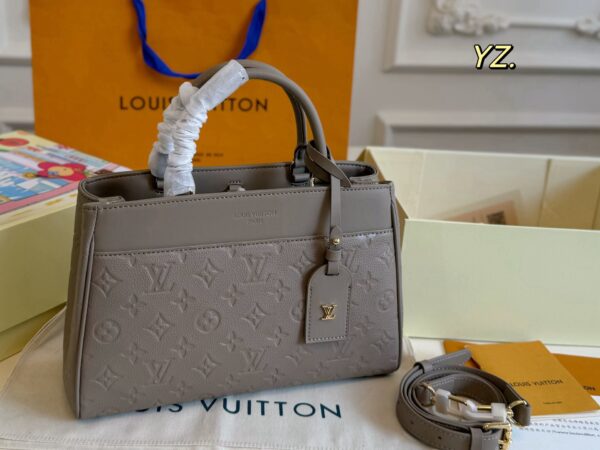 Stylish Fashion Carry LV Handbag LV265195 Stylish Fashion Carry LV Handbag LV265195