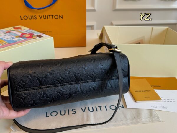 Stylish Fashion Carry LV Handbag LV265195 Stylish Fashion Carry LV Handbag LV265195
