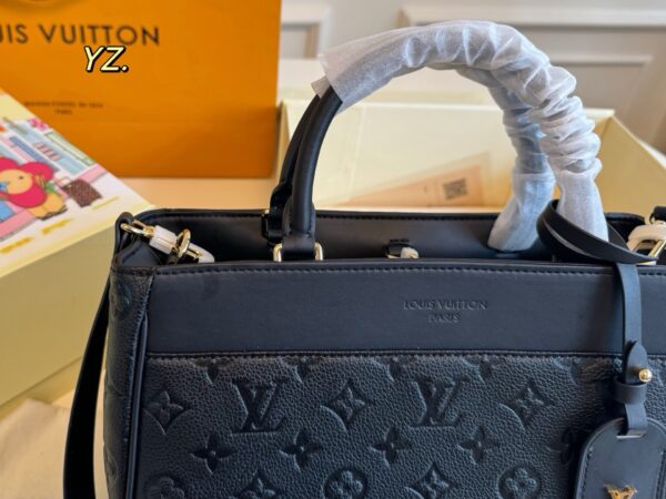 Stylish Fashion Carry LV Handbag LV265195 Stylish Fashion Carry LV Handbag LV265195