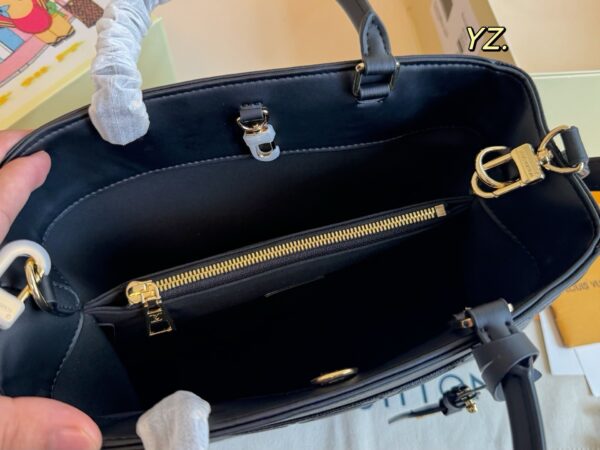 Stylish Fashion Carry LV Handbag LV265195 Stylish Fashion Carry LV Handbag LV265195