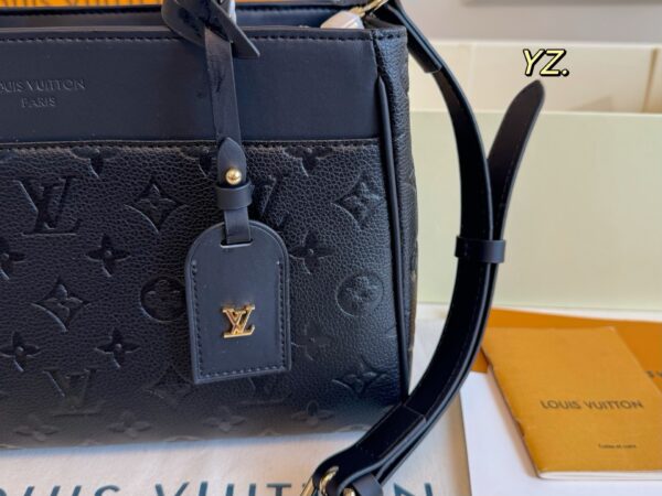 Stylish Fashion Carry LV Handbag LV265195 Stylish Fashion Carry LV Handbag LV265195