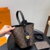 Stylish Fashion Carry LV Handbag LV265285