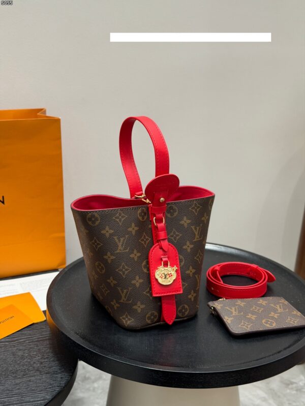 Stylish Fashion Carry LV Handbag LV265285