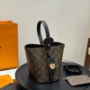 Stylish Fashion Carry LV Handbag LV265285
