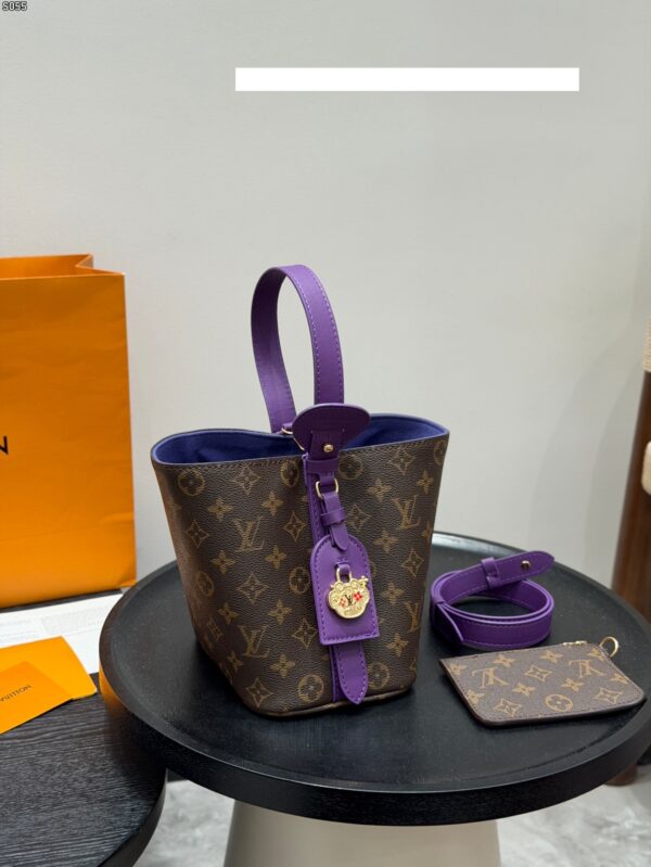 Stylish Fashion Carry LV Handbag LV265285
