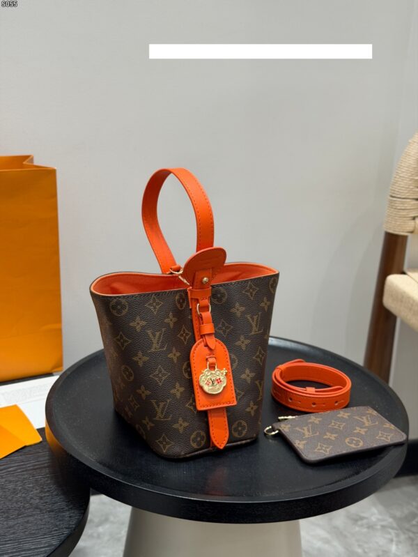 Stylish Fashion Carry LV Handbag LV265285