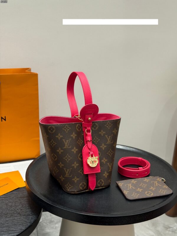 Stylish Fashion Carry LV Handbag LV265285