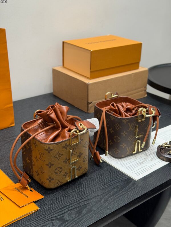 Stylish Fashion Carry LV Handbag LV265312