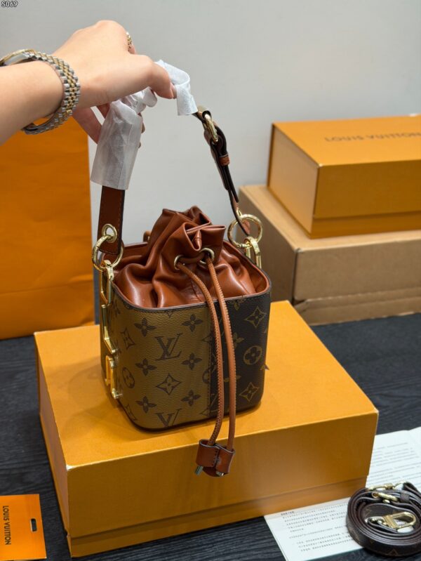 Stylish Fashion Carry LV Handbag LV265312