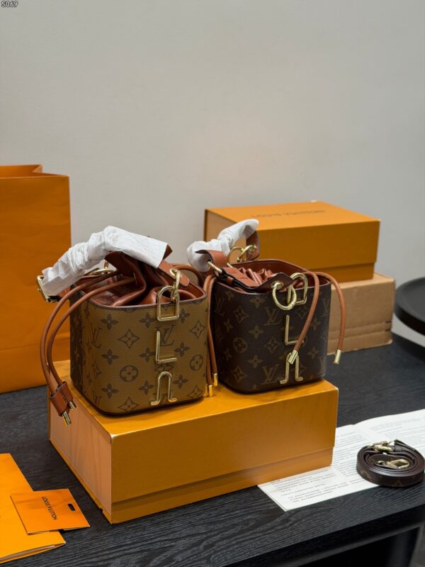 Stylish Fashion Carry LV Handbag LV265312