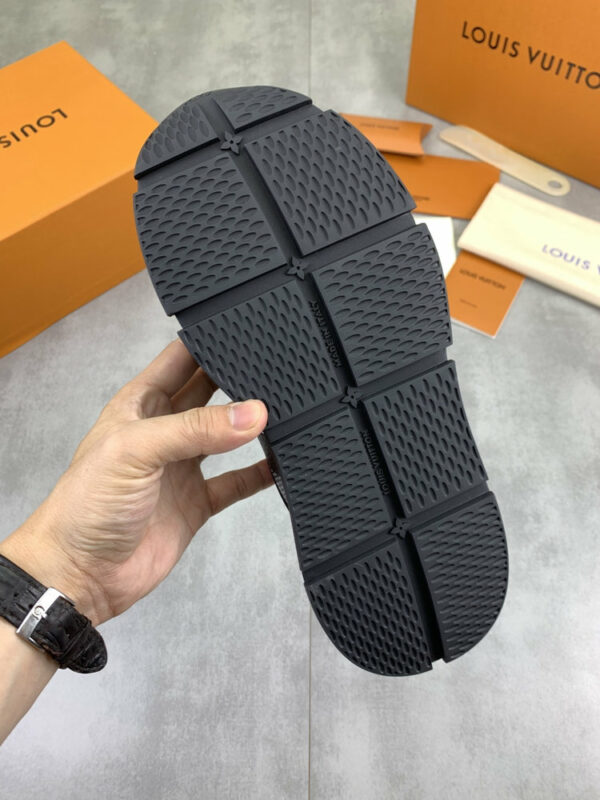 LV Run Away Sneaker Damier Caro Mesh Leather 0522C80