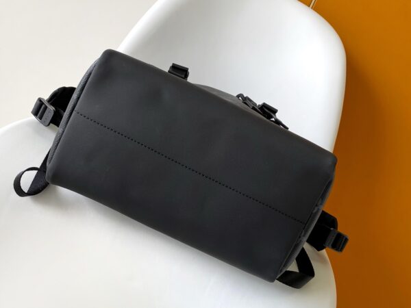 LV Getaway Monogram Eclipse KK04150 LV Getaway Monogram Eclipse KK04150