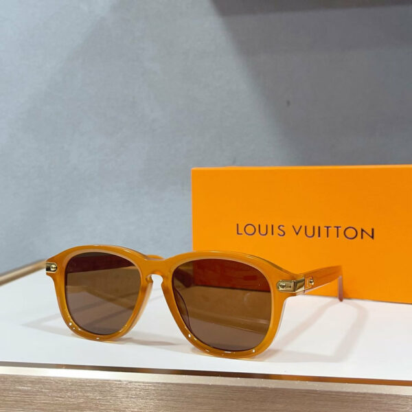 LV Oversized Aviator Sunglasses with Gold-Tone V Detail 147640