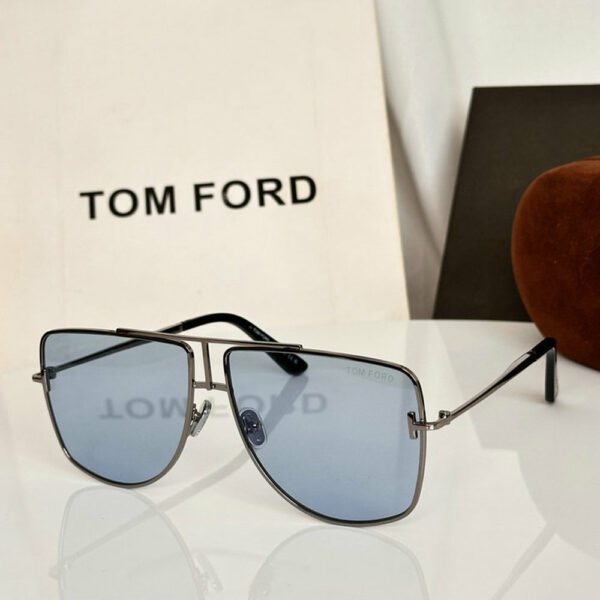 Tom Ford Oversized Square Eliott-02 TF1307 Sunglasses 604010000-1
