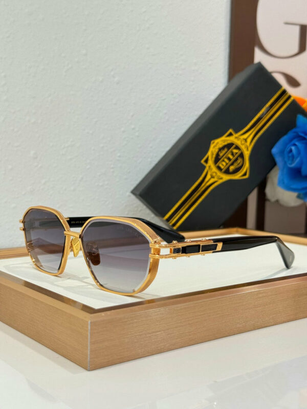Fashion Sunglasses for Men and Women DTS473 LXN-ELO 605160000 Fashion Sunglasses for Men and Women DTS473 LXN-ELO 605160000