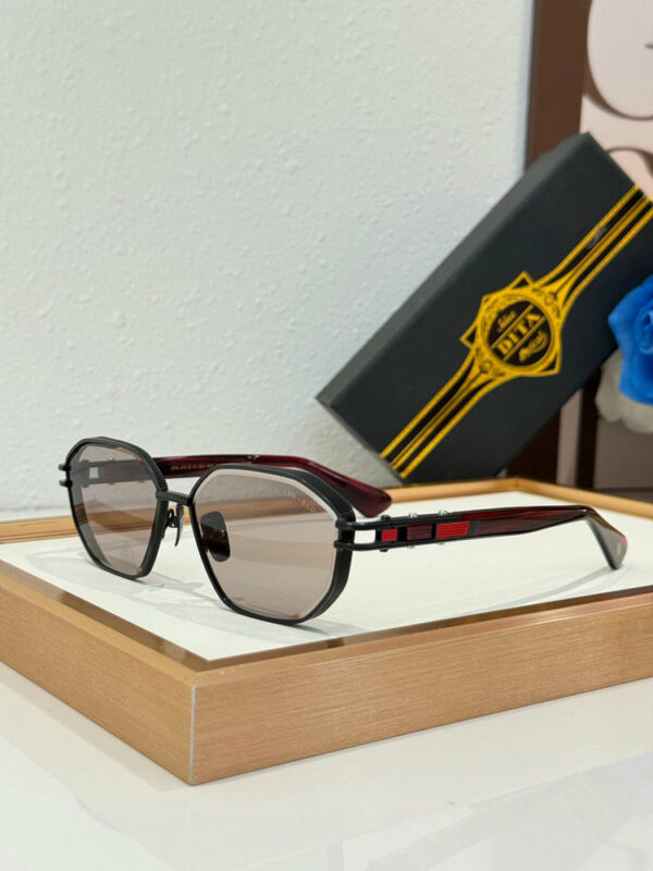 Fashion Sunglasses for Men and Women DTS473 LXN-ELO 605160000 Fashion Sunglasses for Men and Women DTS473 LXN-ELO 605160000