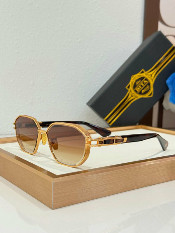 Fashion Sunglasses for Men and Women DTS473 LXN-ELO 605160000 Fashion Sunglasses for Men and Women DTS473 LXN-ELO 605160000