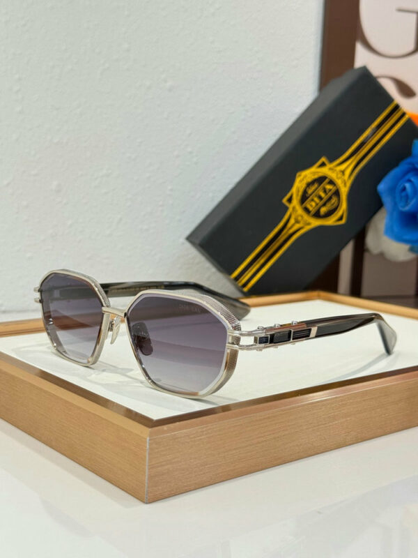 Fashion Sunglasses for Men and Women DTS473 LXN-ELO 605160000 Fashion Sunglasses for Men and Women DTS473 LXN-ELO 605160000