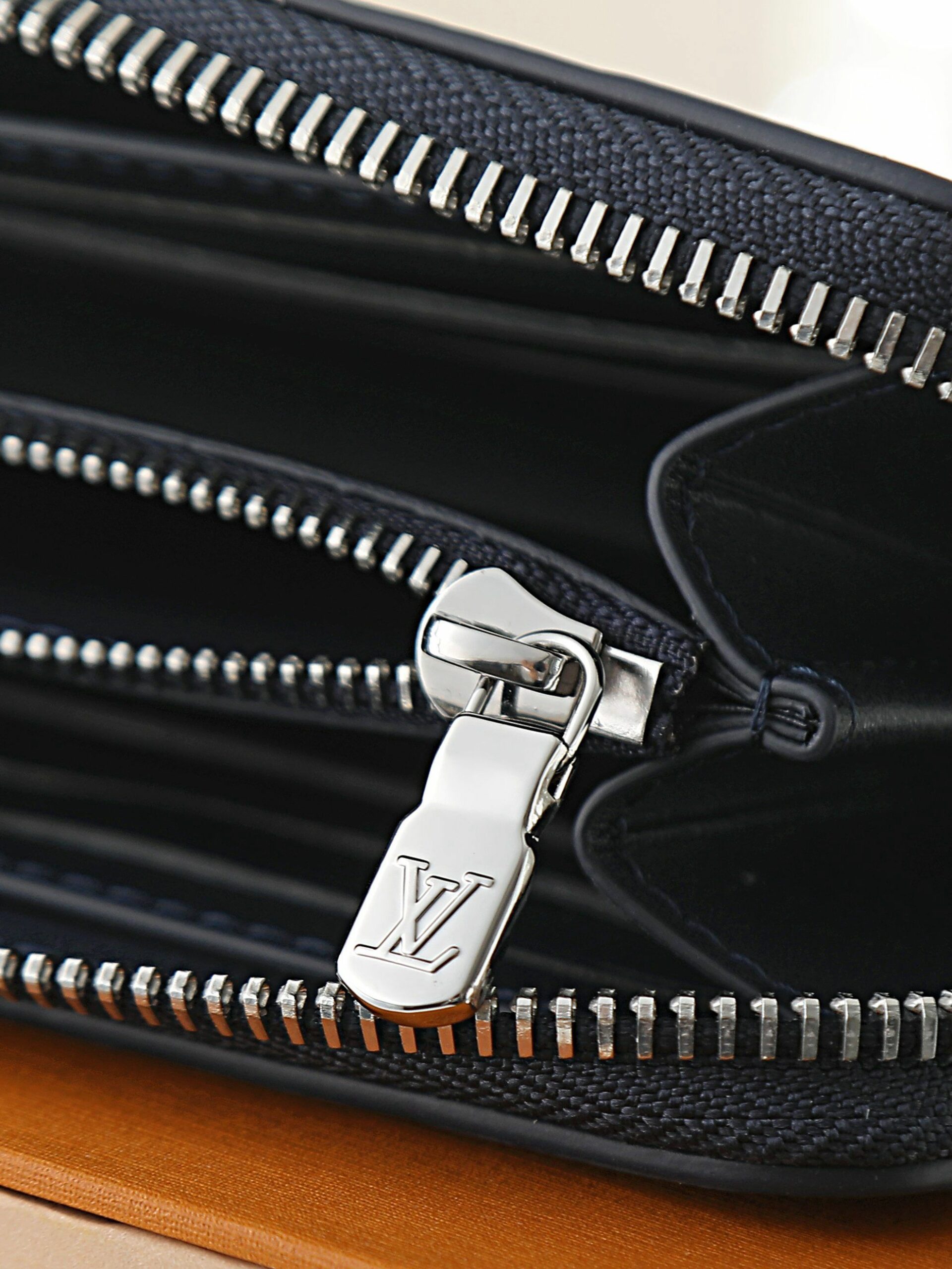 LV Zippy Wallet Monogram Shadow Navy Blue 28777 LV Zippy Wallet Monogram Shadow Navy Blue 28777