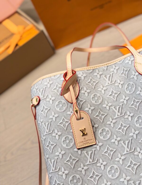 LV Pre-Fall Neverfull MM LV266105 LV Pre-Fall Neverfull MM LV266105