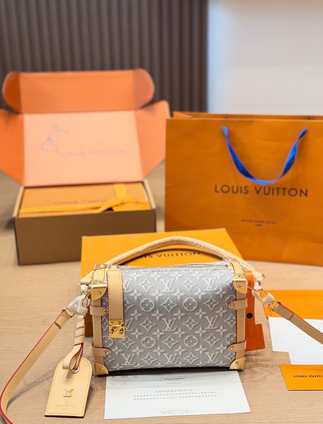 LV Pre-Fall Side Trunk MM LV266108 LV Pre-Fall Side Trunk MM LV266108