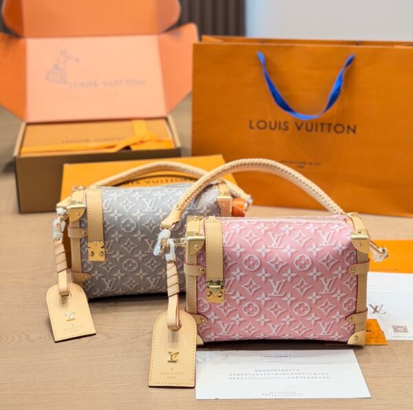 LV Pre-Fall Side Trunk MM LV266108