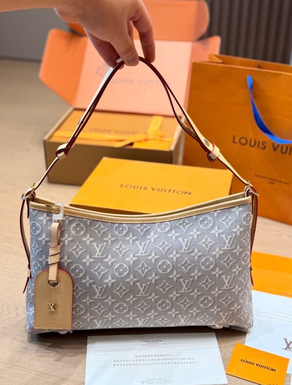LV Pre-Fall Carryall East-West LV266109 LV Pre-Fall Carryall East-West LV266109