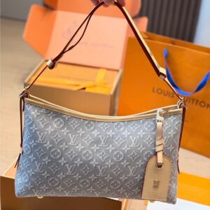 LV Pre-Fall Carryall East-West LV266109 8 996162ab