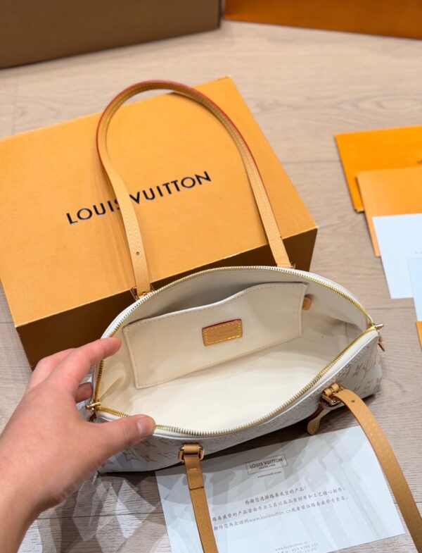 LV Pre-Fall Squire East West LV266104