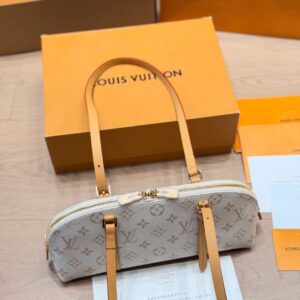 LV Pre-Fall Squire East West LV266104 8 be864c75
