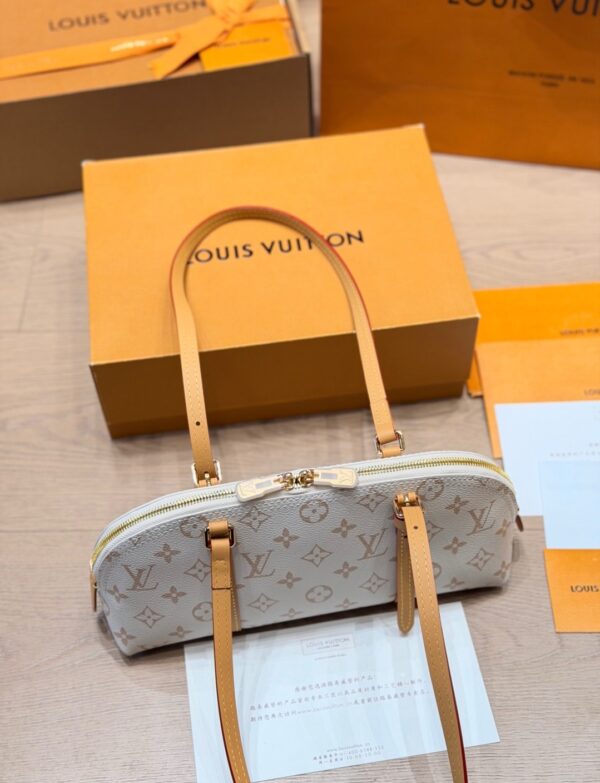 LV Pre-Fall Squire East West LV266104