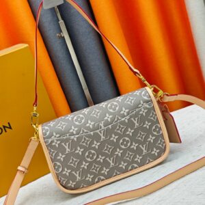 LV Pre-Fall Diane PM M45985 4 4f06bead