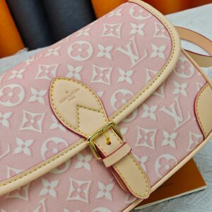 LV Pre-Fall Diane PM M45985 5 6127e383